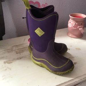 Girls Muck boots size 10